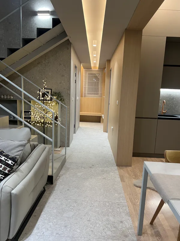 Hallway1 - IMG_0307.JPG