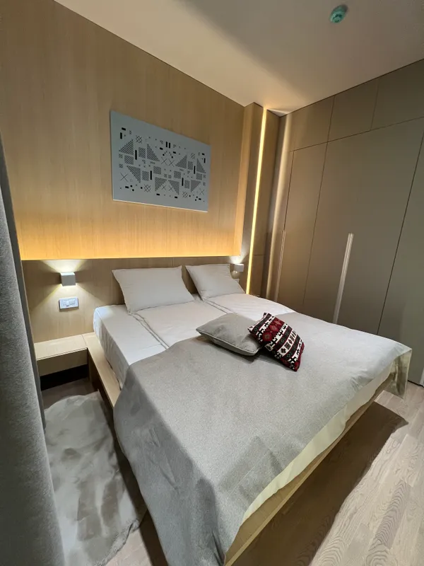 Bedroom1 - IMG_0377.JPG