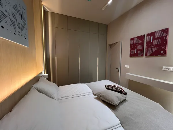 Bedroom1 - IMG_0380.JPG