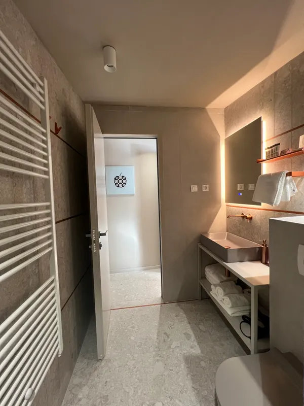 Bathroom2 - IMG_0617.JPG