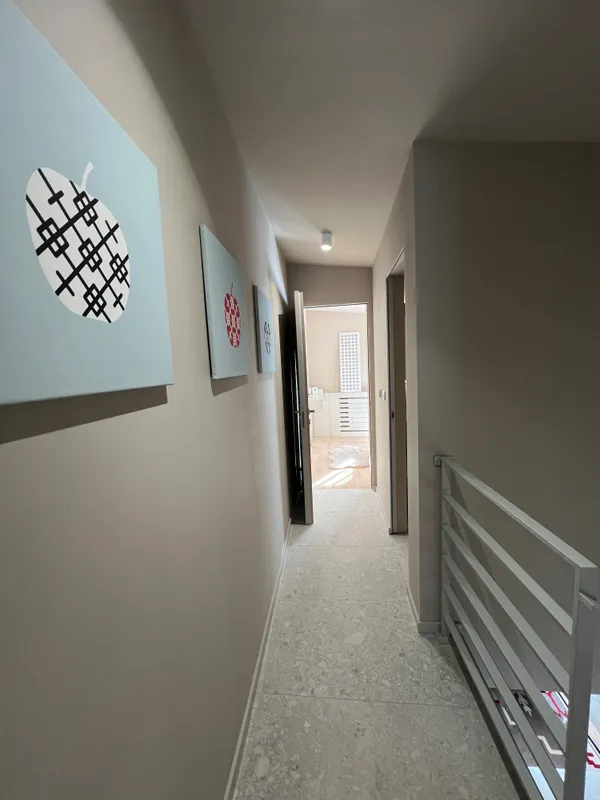 Hallway2 - IMG_0621.JPG