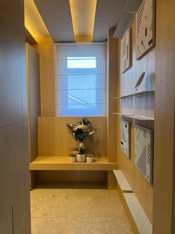 Hallway1 - IMG_0706.JPG