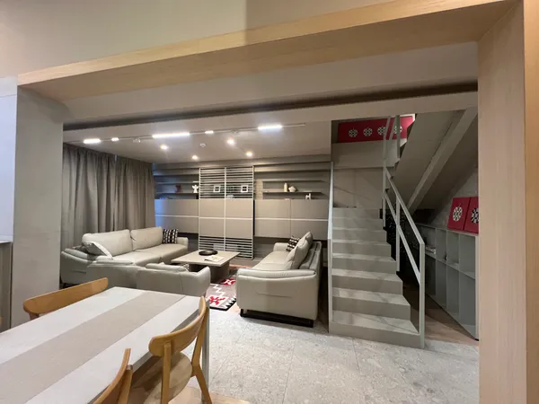 Living Room - IMG_0750.JPG