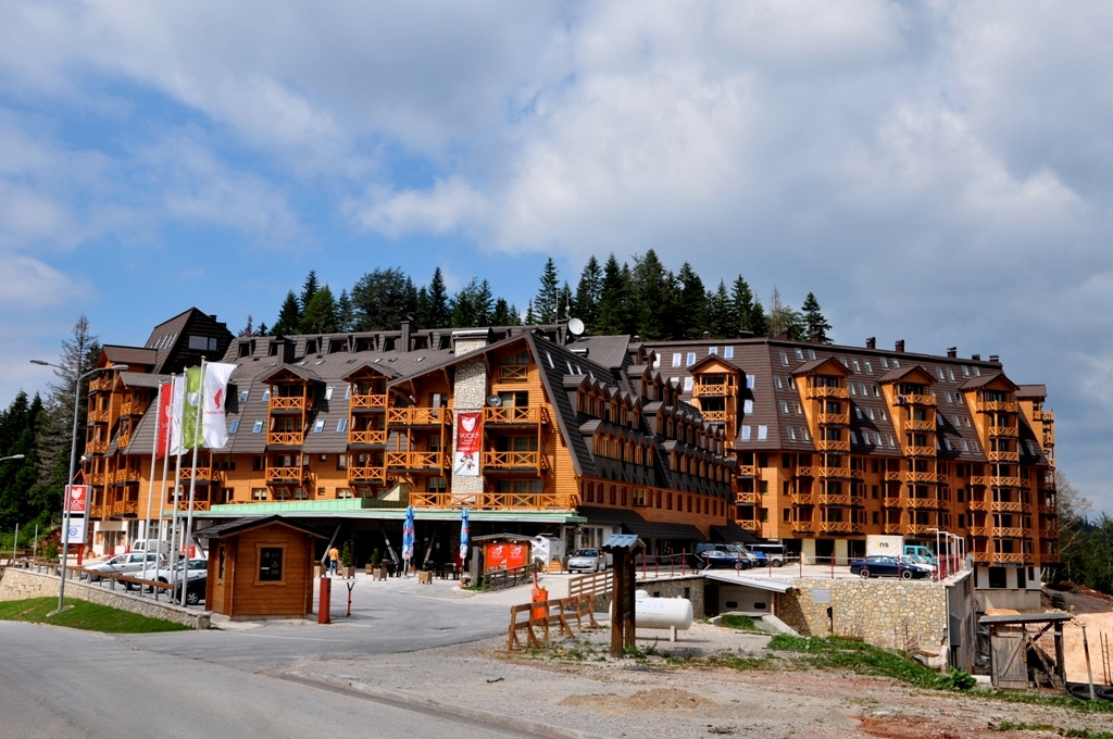 Parkirajte ispred hotela